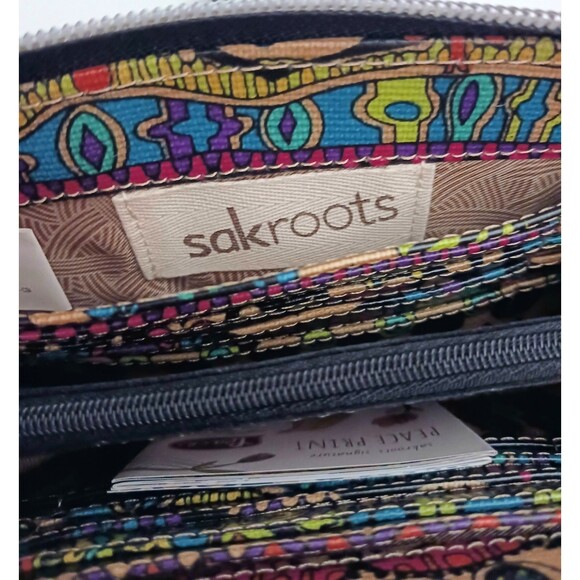NWT Sakroots Artist Circle Lg Crossbody/Wristlet Smartphone Wallet  7.5X4.5 - Picture 7 of 13